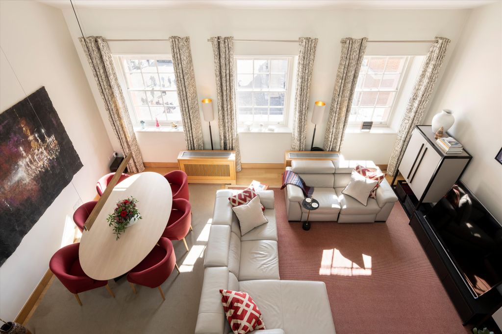 Property photo 3 of 31 Image