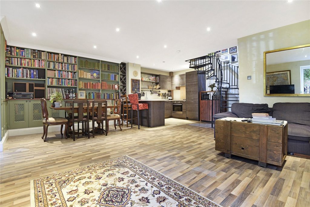 Property photo 1 of 19 Kitchen/Reception