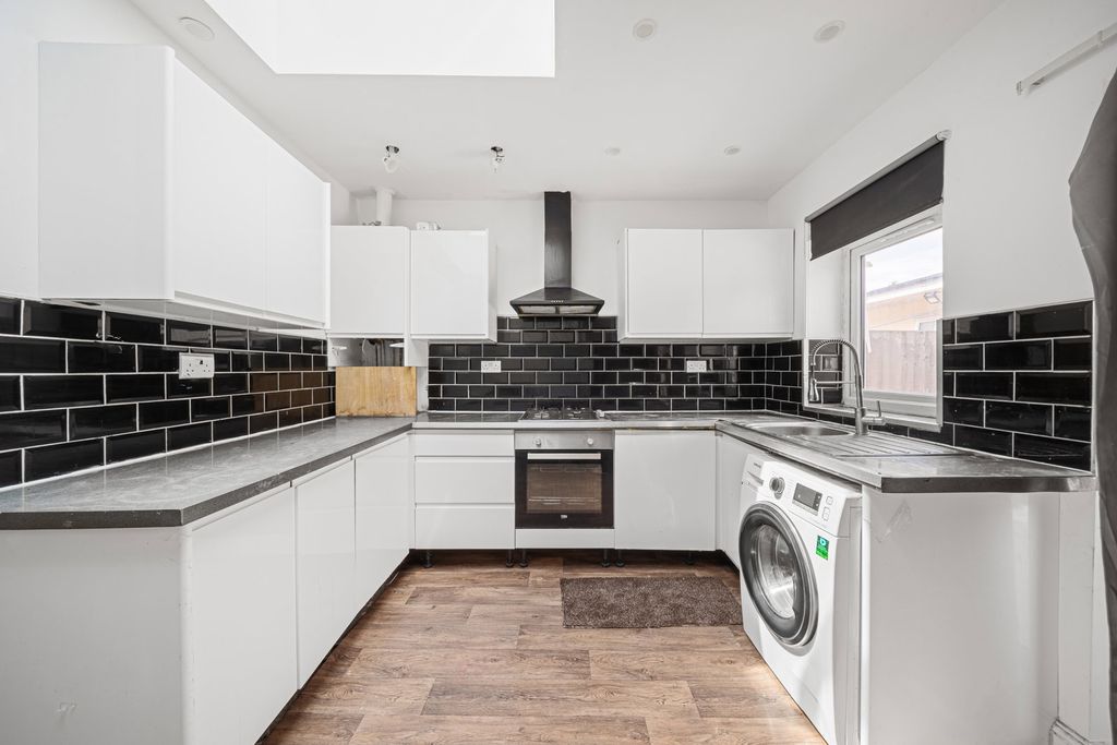 Property photo 1 of 35