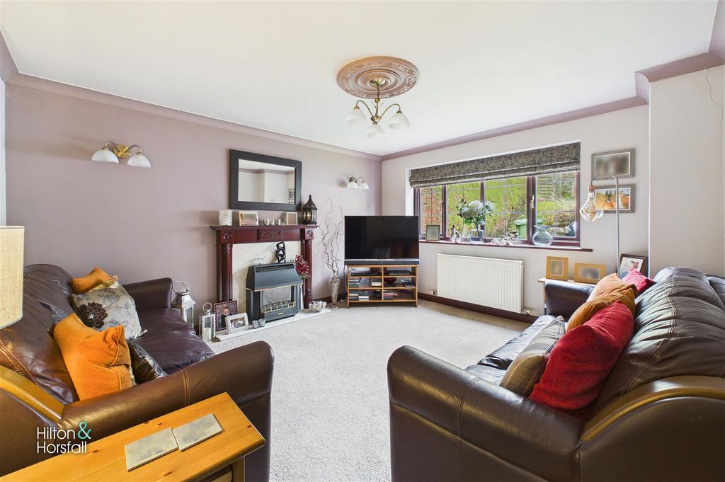 Property photo 2 of 20 Park Street East