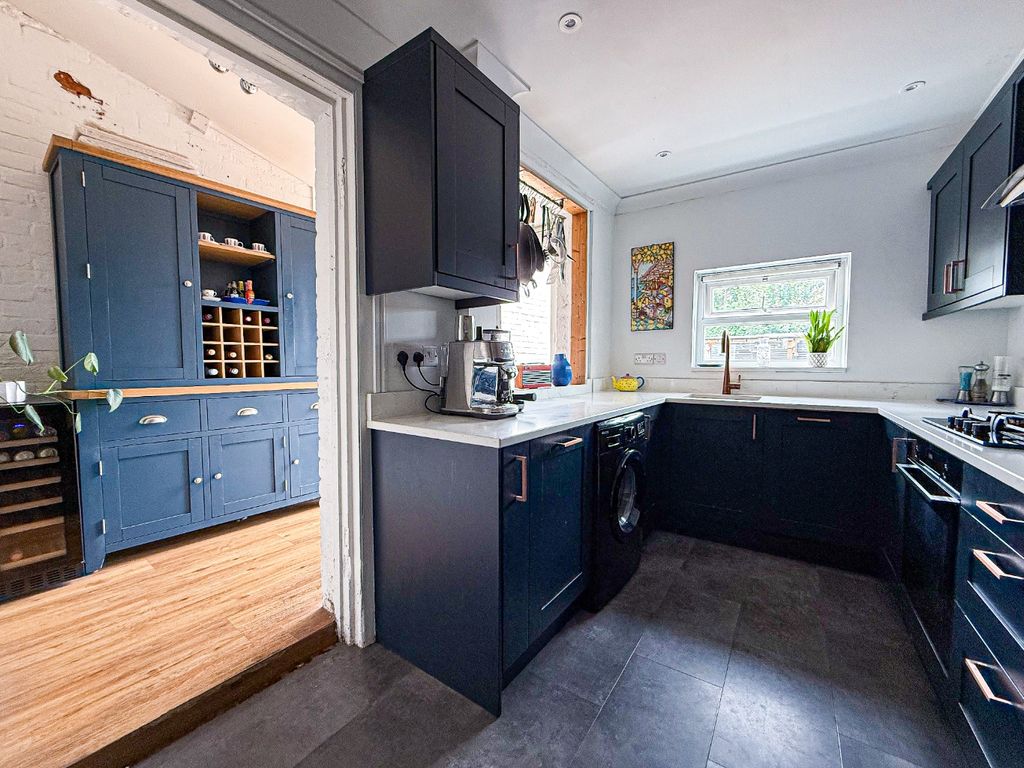 Property photo 2 of 23 4146774
