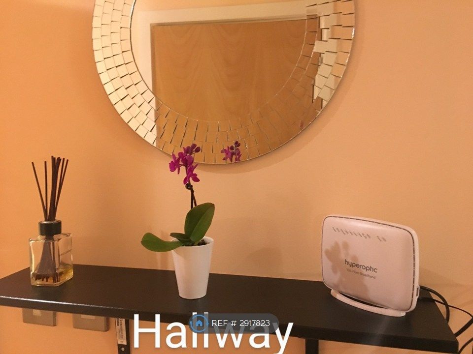 Property photo 1 of 9 Hallway