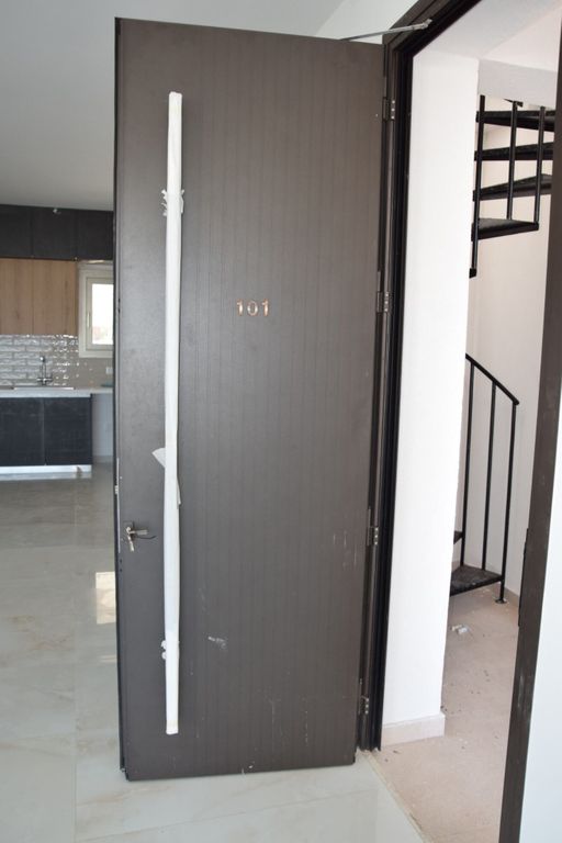 Property photo 3 of 28