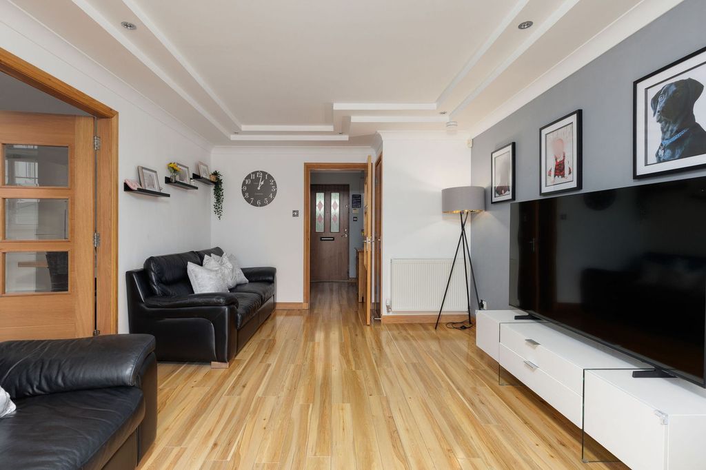 Property photo 3 of 36