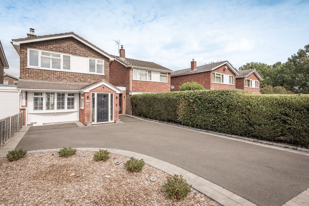Property photo 2 of 39