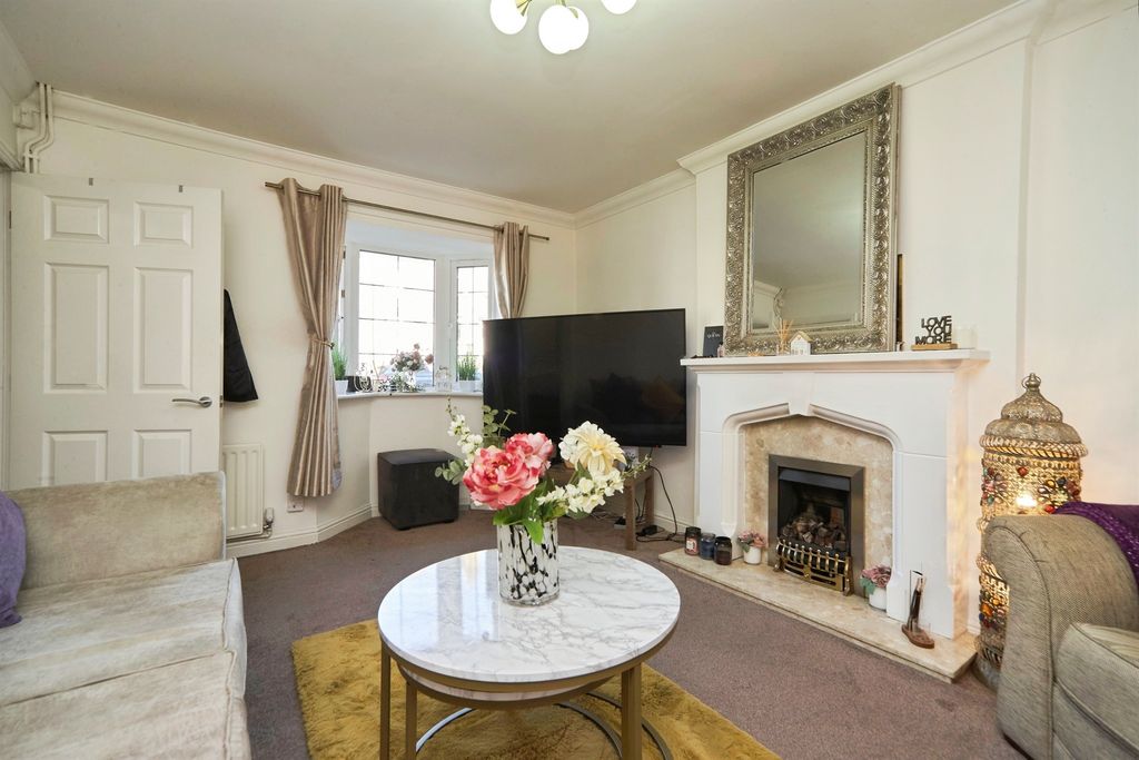 Property photo 3 of 19