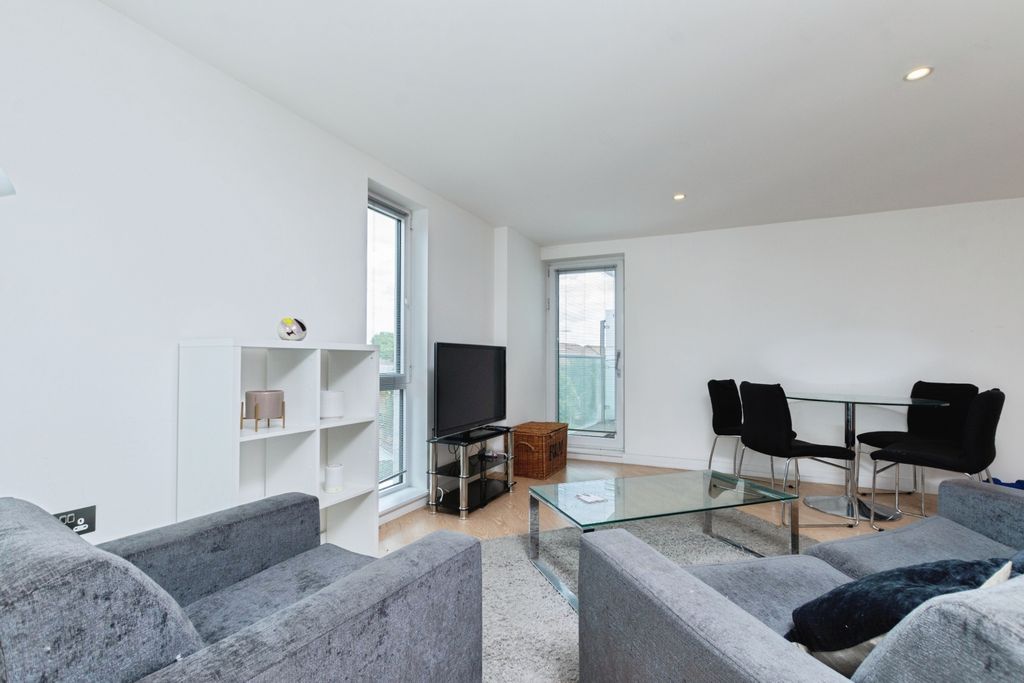 Property photo 2 of 20 Open Plan Living