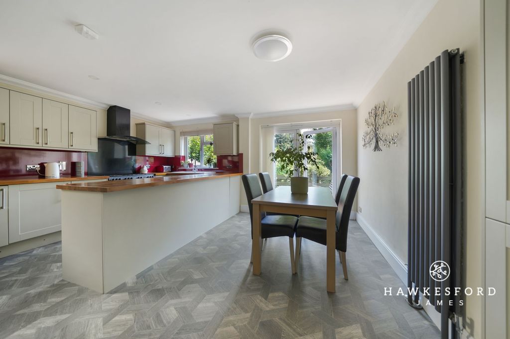 Property photo 2 of 21 Ruins Barn Road, Sittingbourne - Kitchen Diner