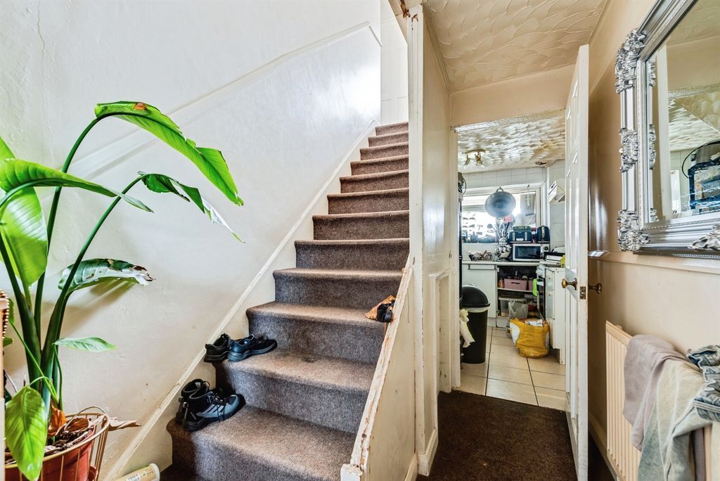 Property photo 2 of 16