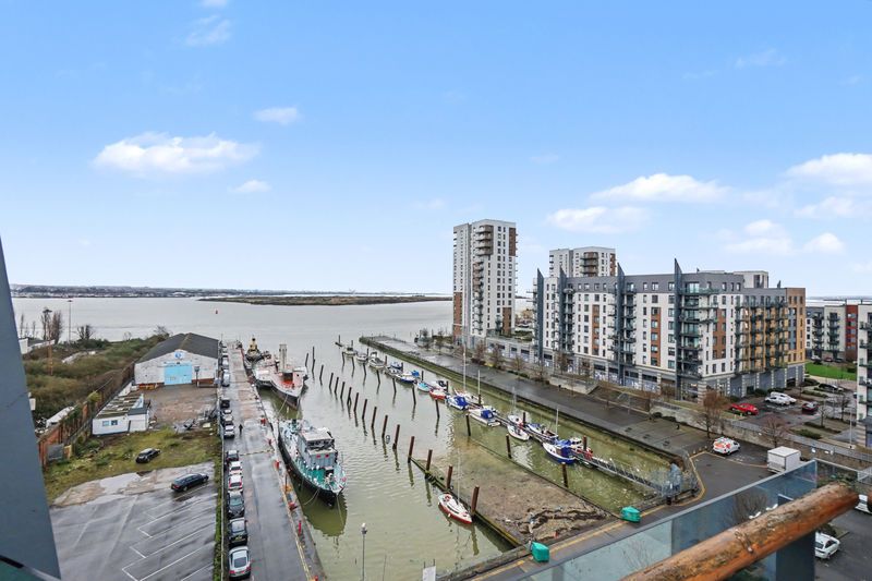 Property photo 3 of 10 Photo 8