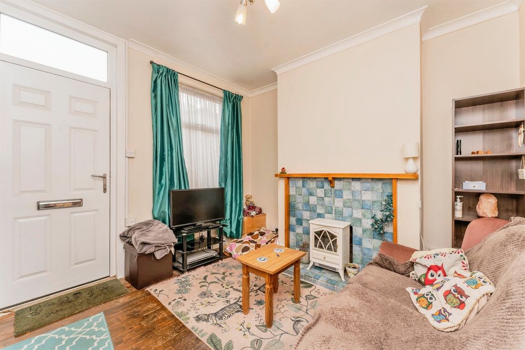 Property photo 2 of 14