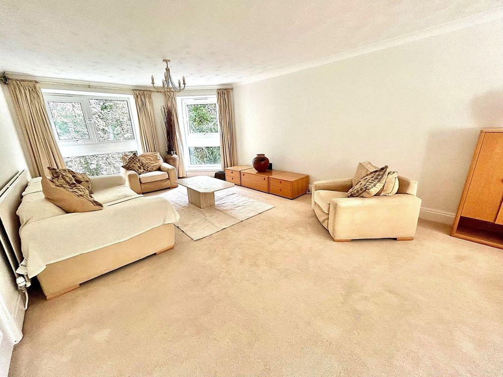 Property photo 2 of 18 Living Room