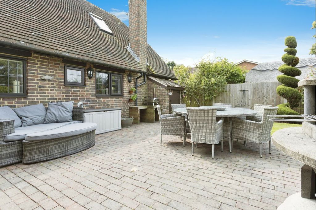 Property photo 2 of 18