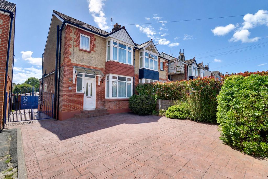 Property photo 1 of 14 05F7Fa90-3104-48E9-A992-D1301460Df45.Png