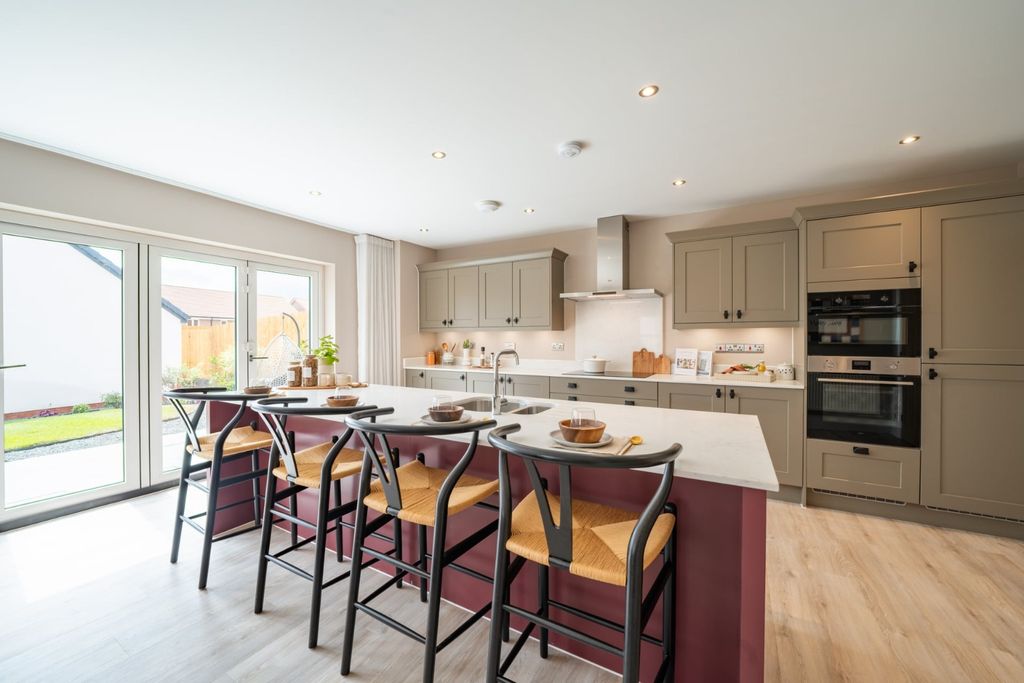 Property photo 2 of 32 5431523