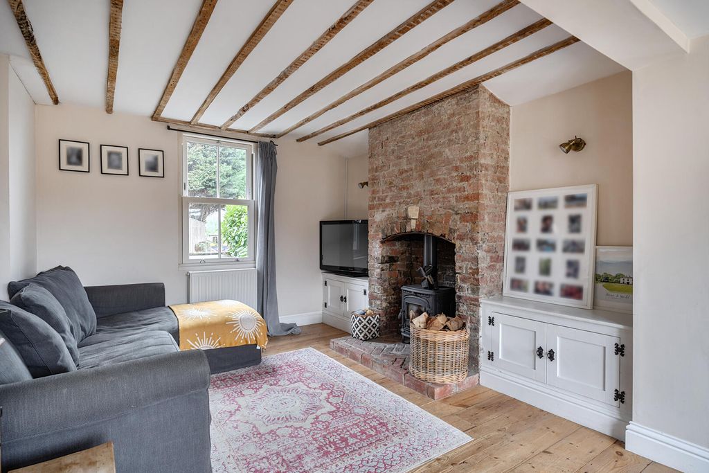 Property photo 2 of 18 Living Room