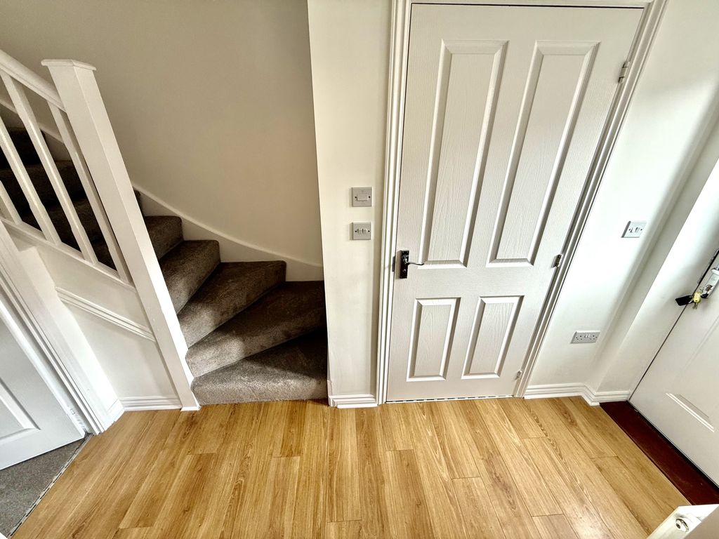 Property photo 3 of 9 Img_3673