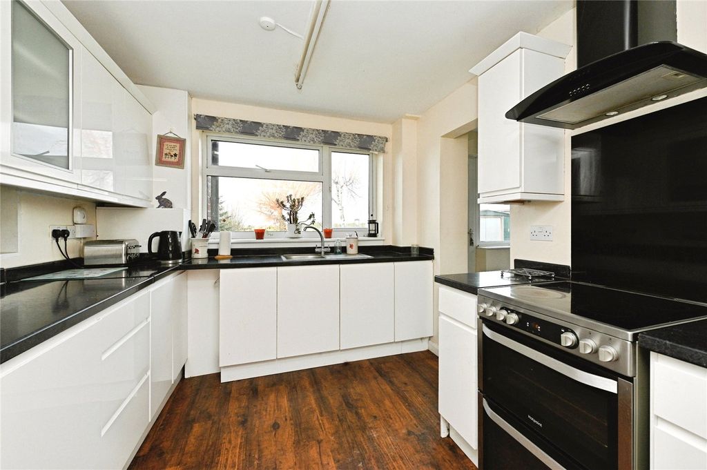 Property photo 3 of 26 Picture No. 23