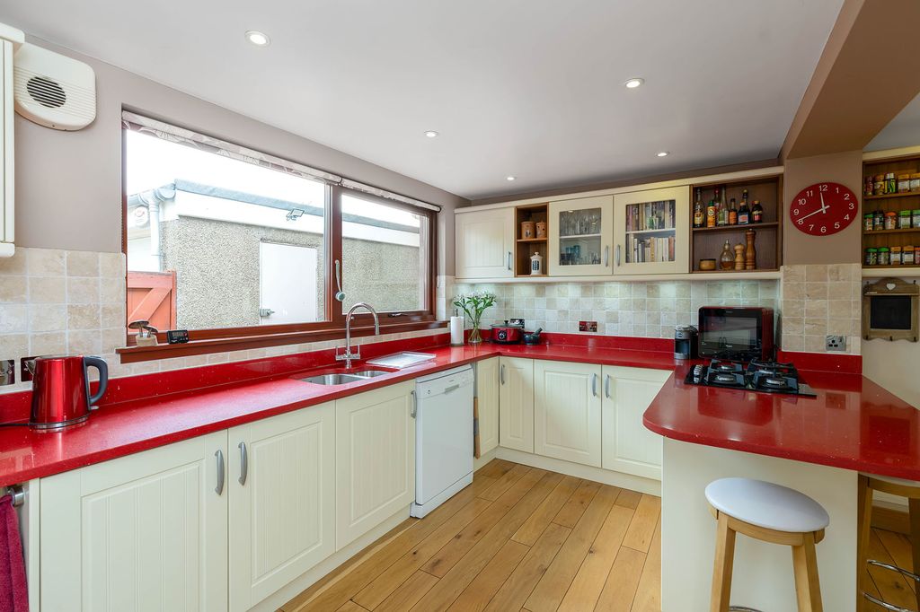 Property photo 3 of 12 Property Image 3
