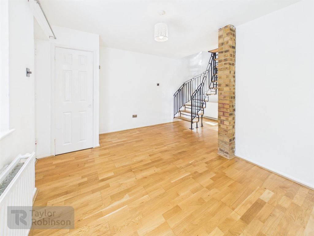 Property photo 2 of 9 Cam02600G0-Pr0832-Still005.Jpg