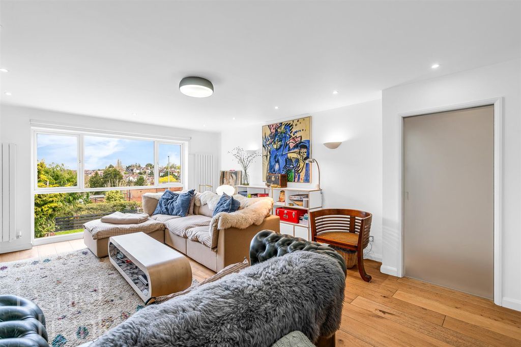 Property photo 3 of 30