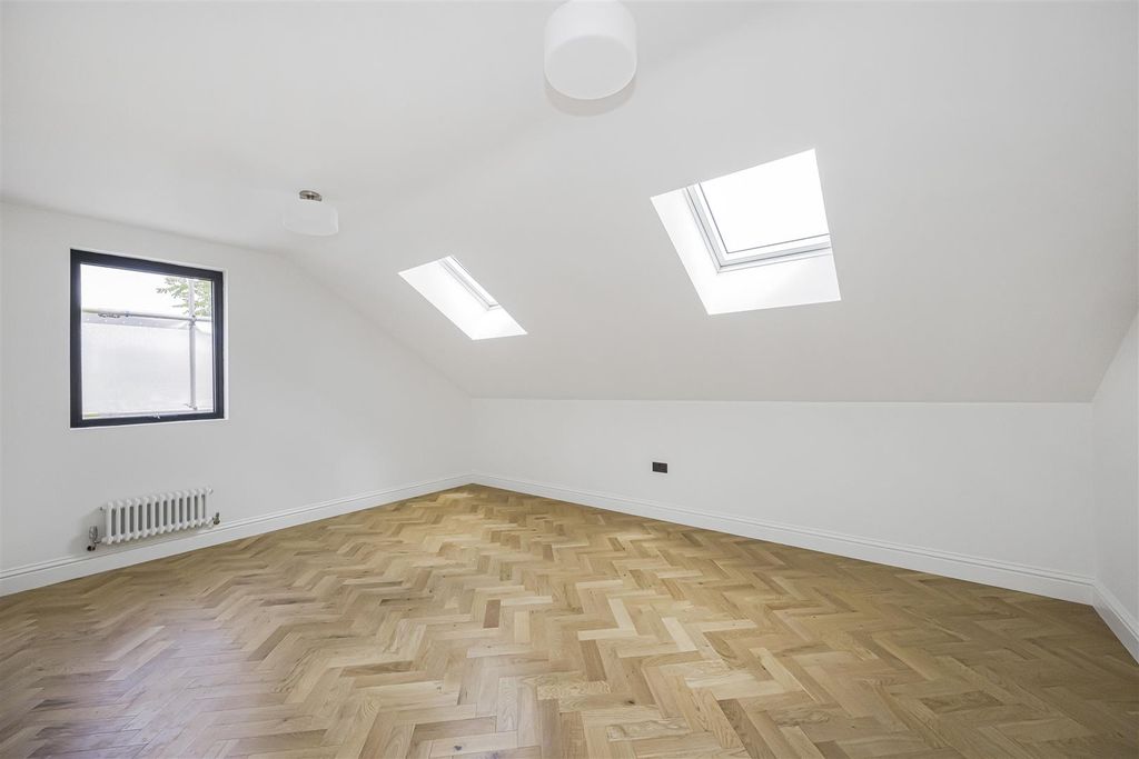Property photo 3 of 13 2