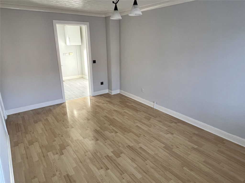 Property photo 3 of 11 Picture No. 10