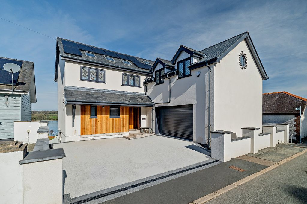 Property photo 2 of 39 Picture No. 25