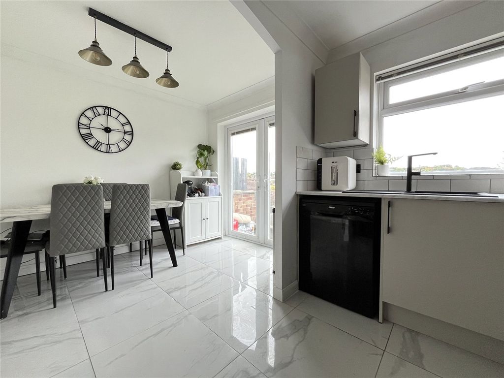 Property photo 3 of 13 Picture No. 10