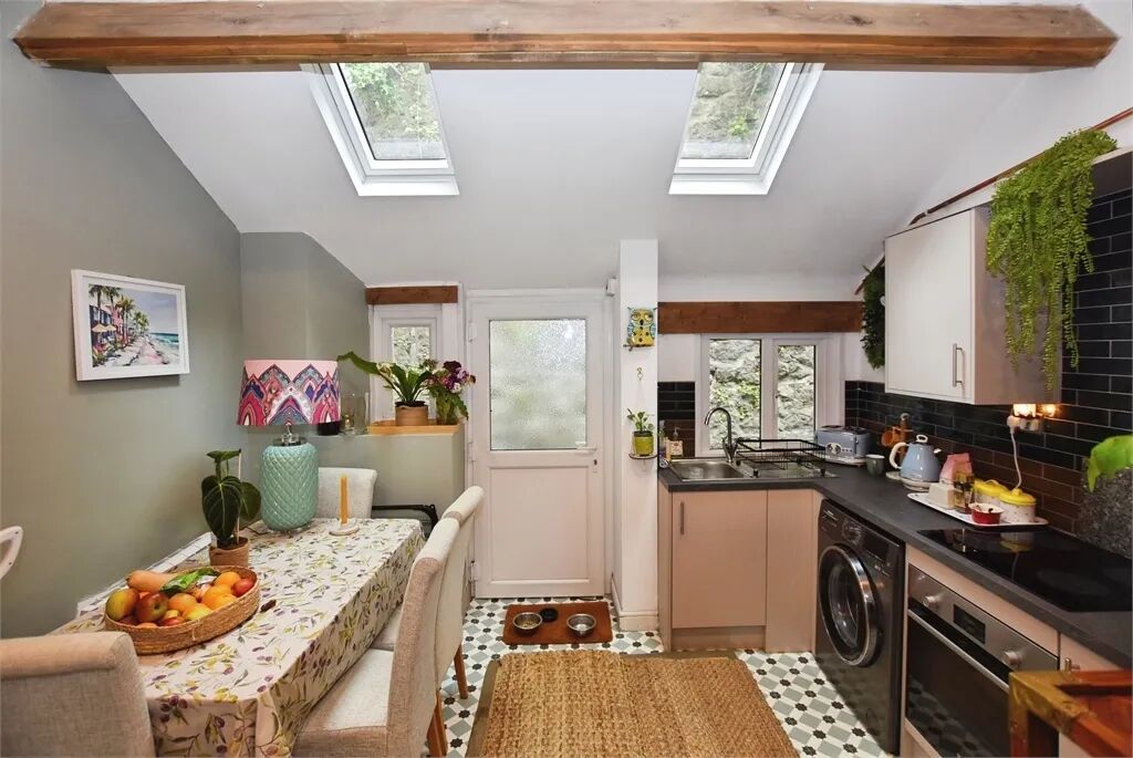 Property photo 3 of 10 Picture 3