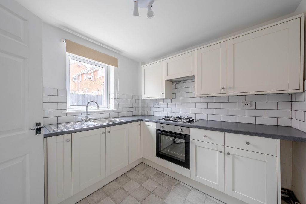 Property photo 2 of 10 Dsc00341-Hdr.Jpg