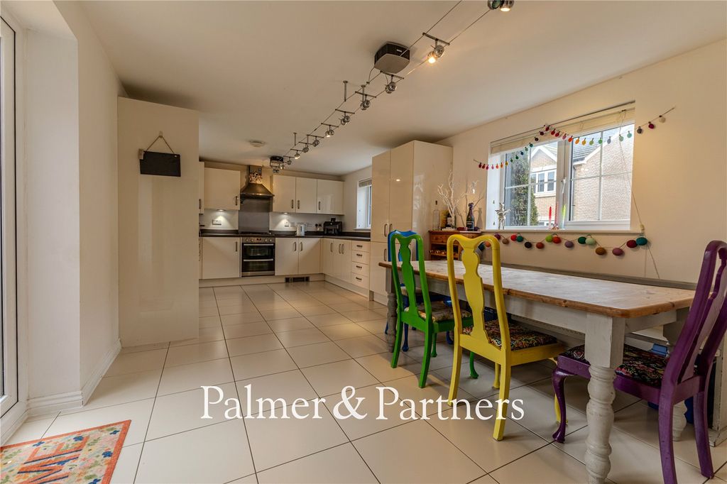 Property photo 3 of 22 Picture No. 17