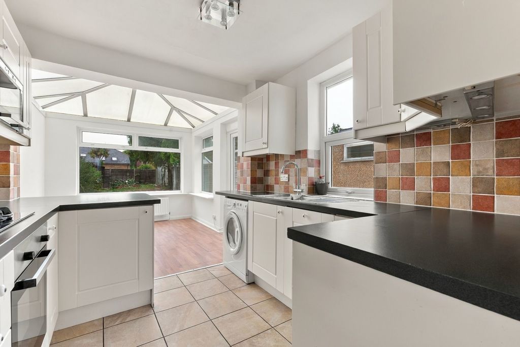 Property photo 2 of 22