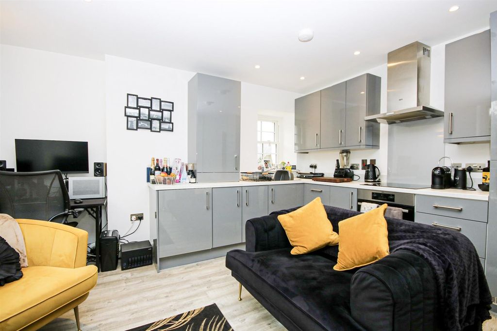 Property photo 3 of 16 14-Img_0131.Jpg