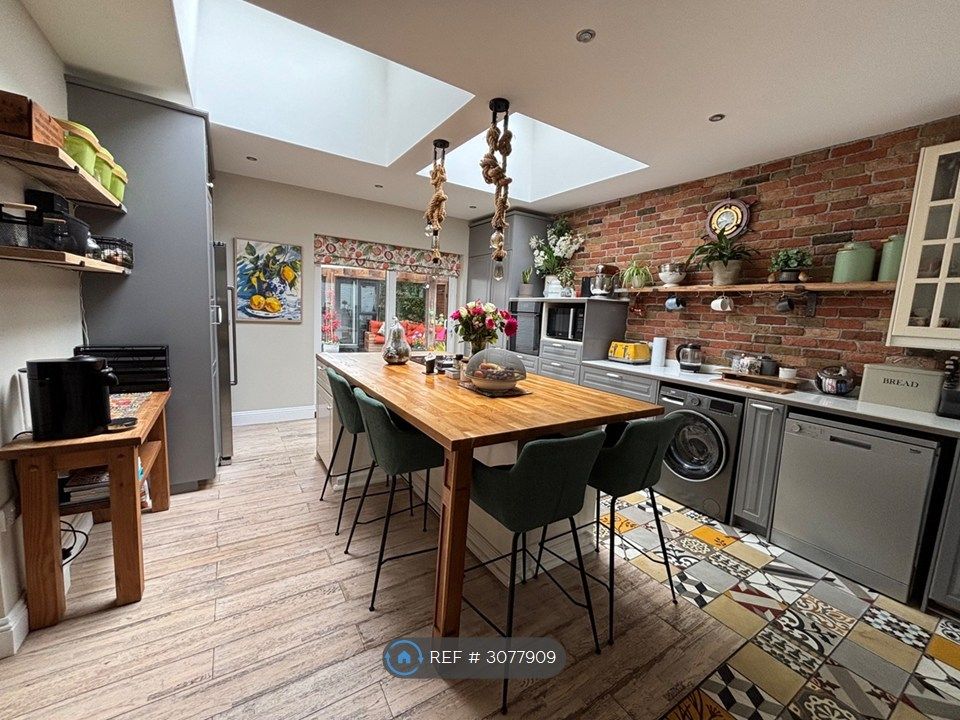 Property photo 2 of 16 Kitchen
