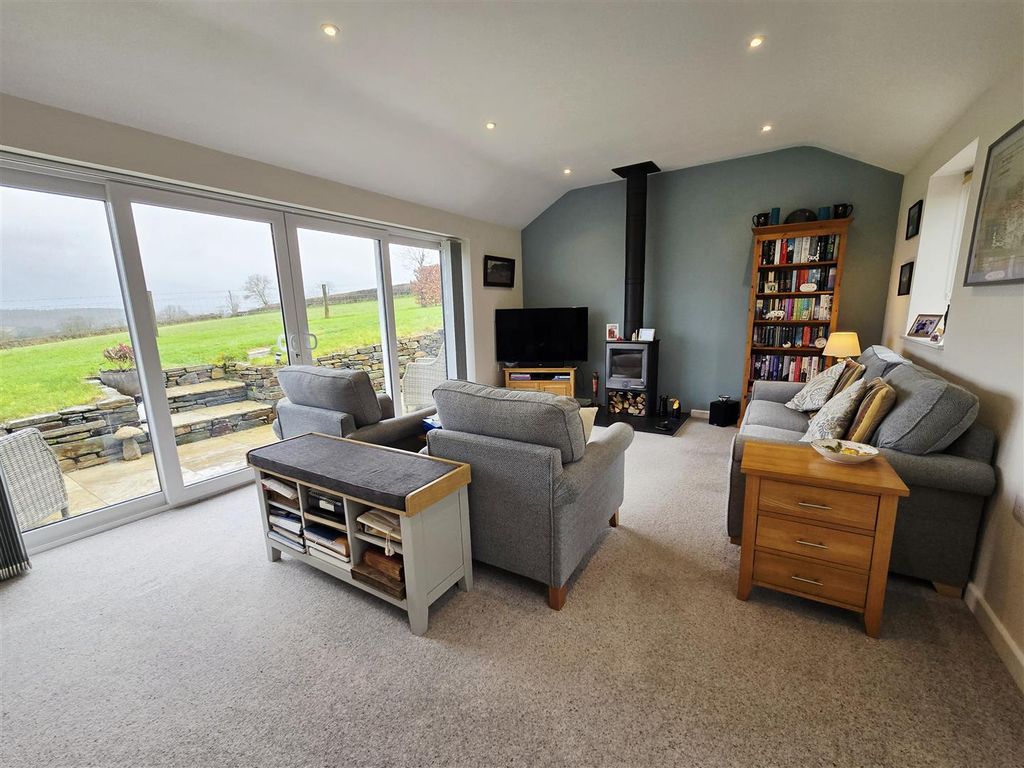 Property photo 2 of 34 Living Room