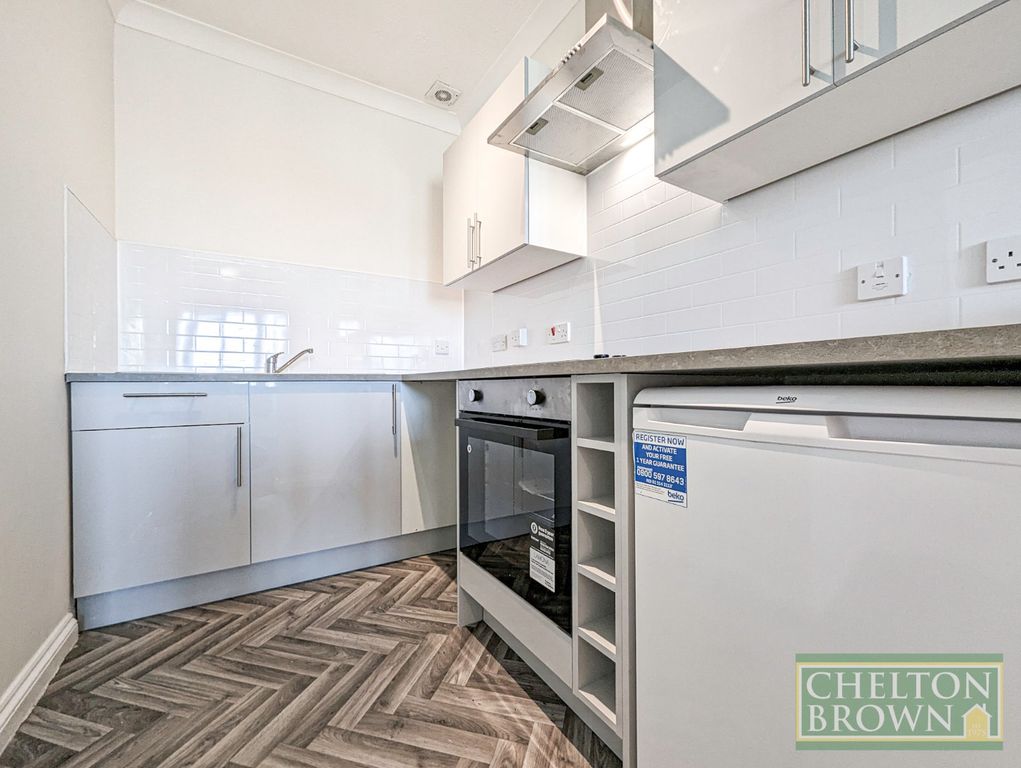Property photo 3 of 18 Kitchen