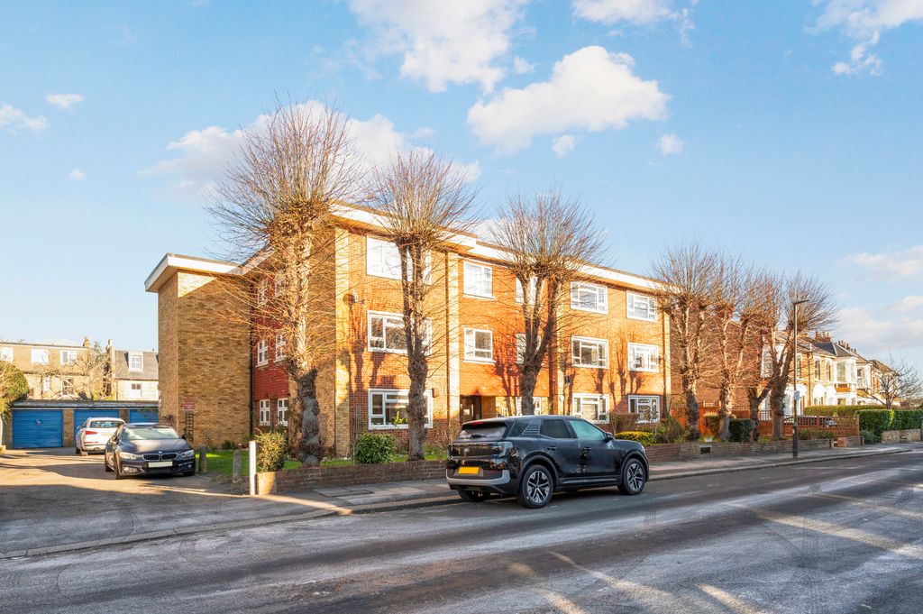 Property photo 1 of 9 Picture No. 10