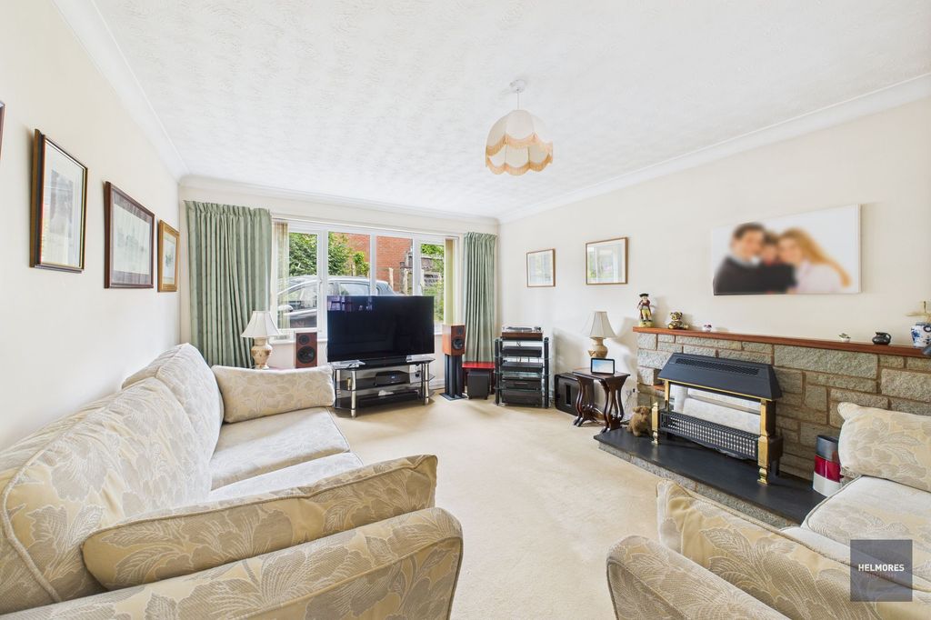 Property photo 3 of 19