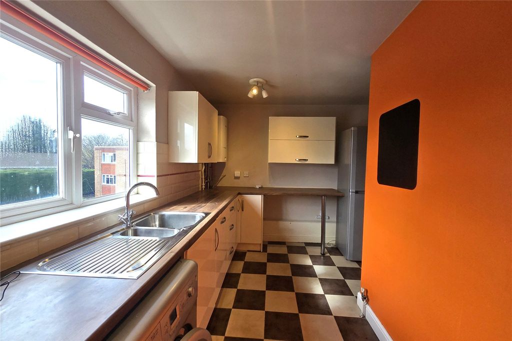 Property photo 3 of 8 Picture No. 16