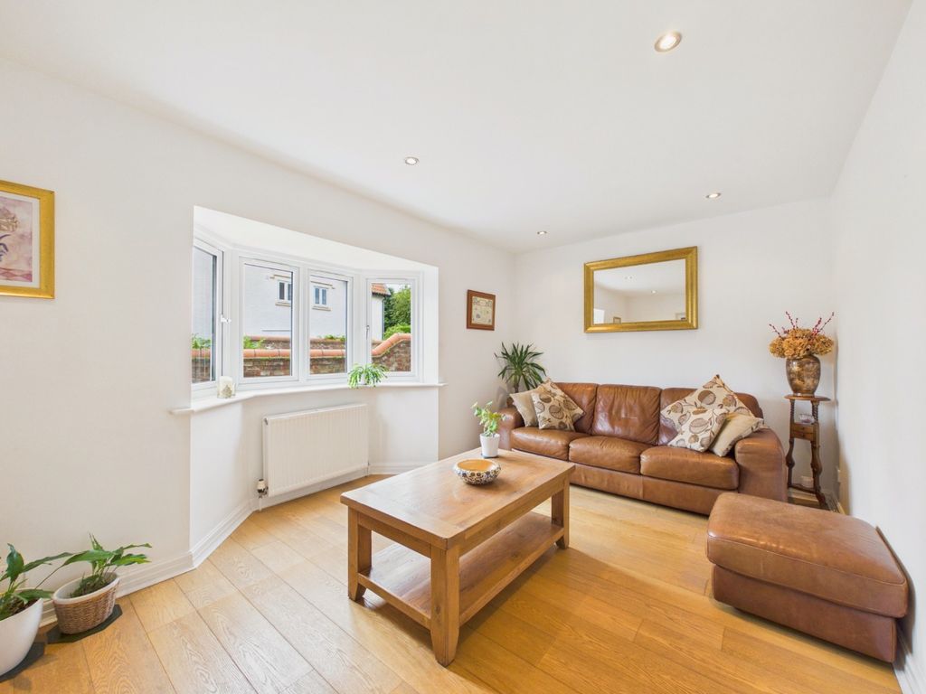 Property photo 2 of 24 4279616