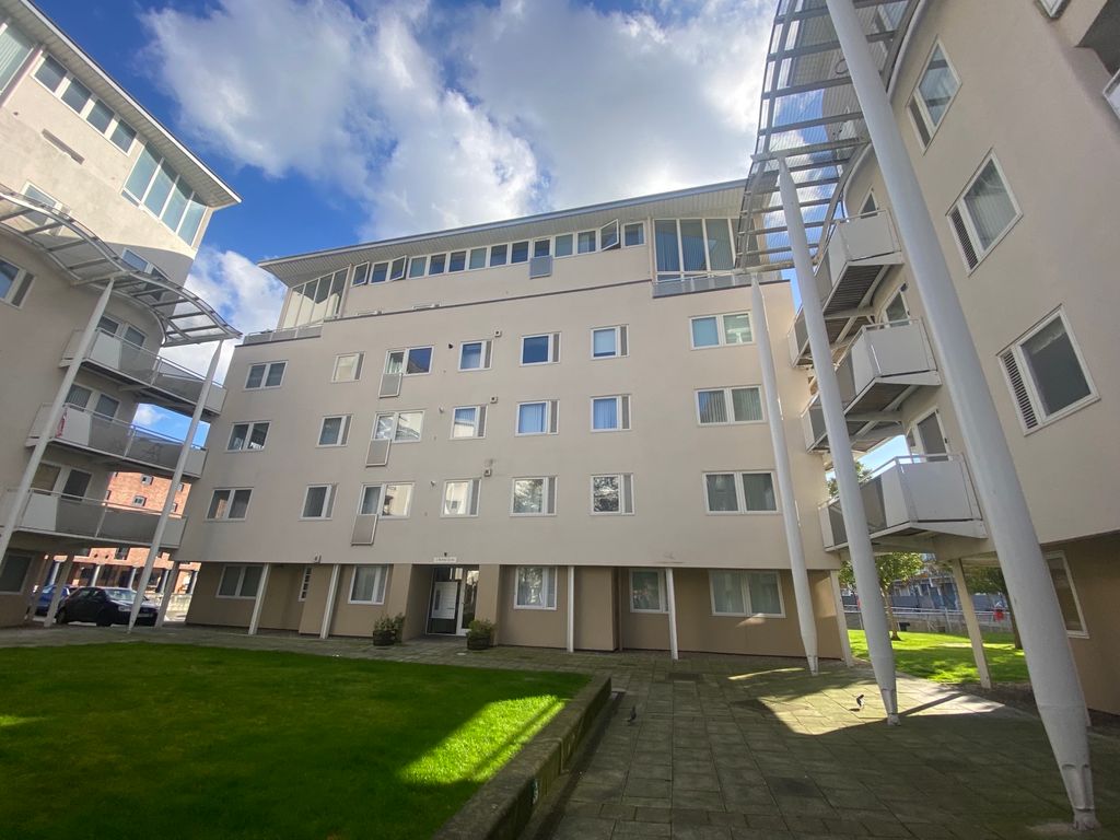 Property photo 2 of 11