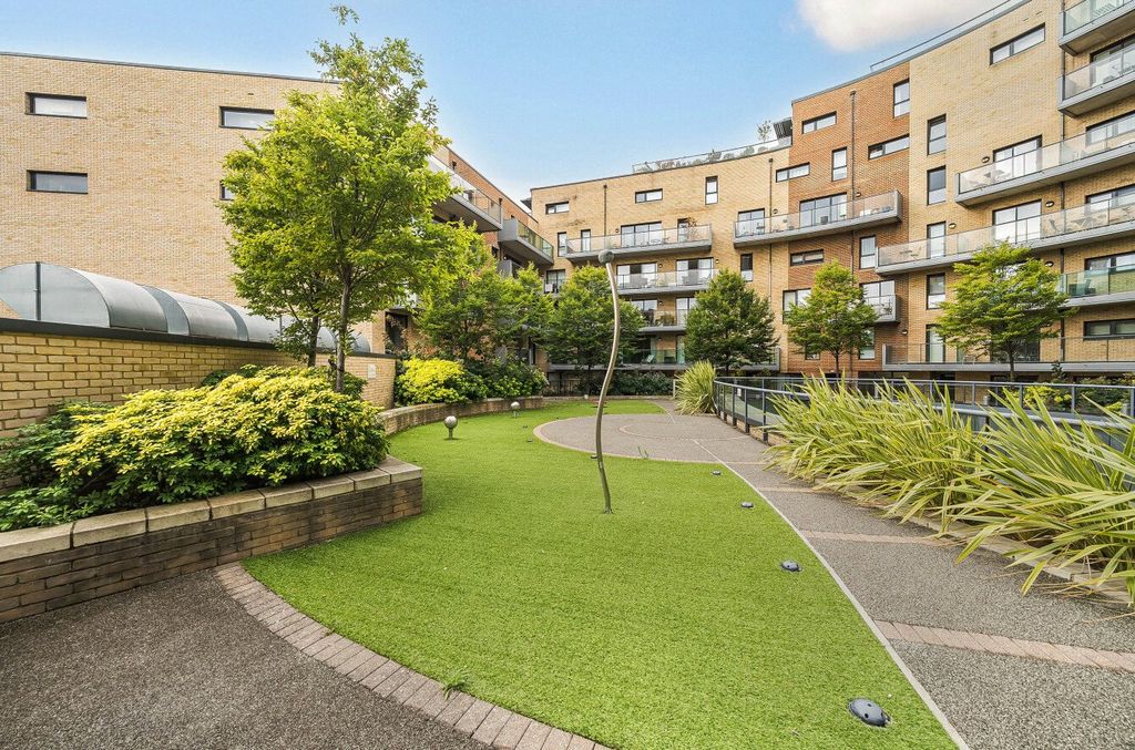 Property photo 1 of 14 1354172-3-68c182c...