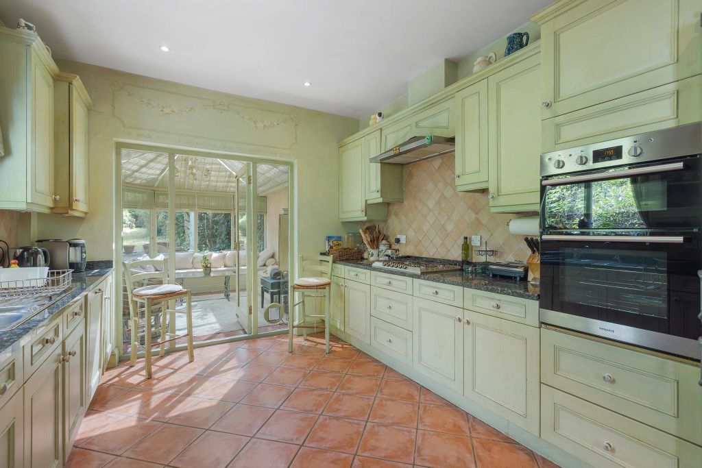 Property photo 3 of 17 Image