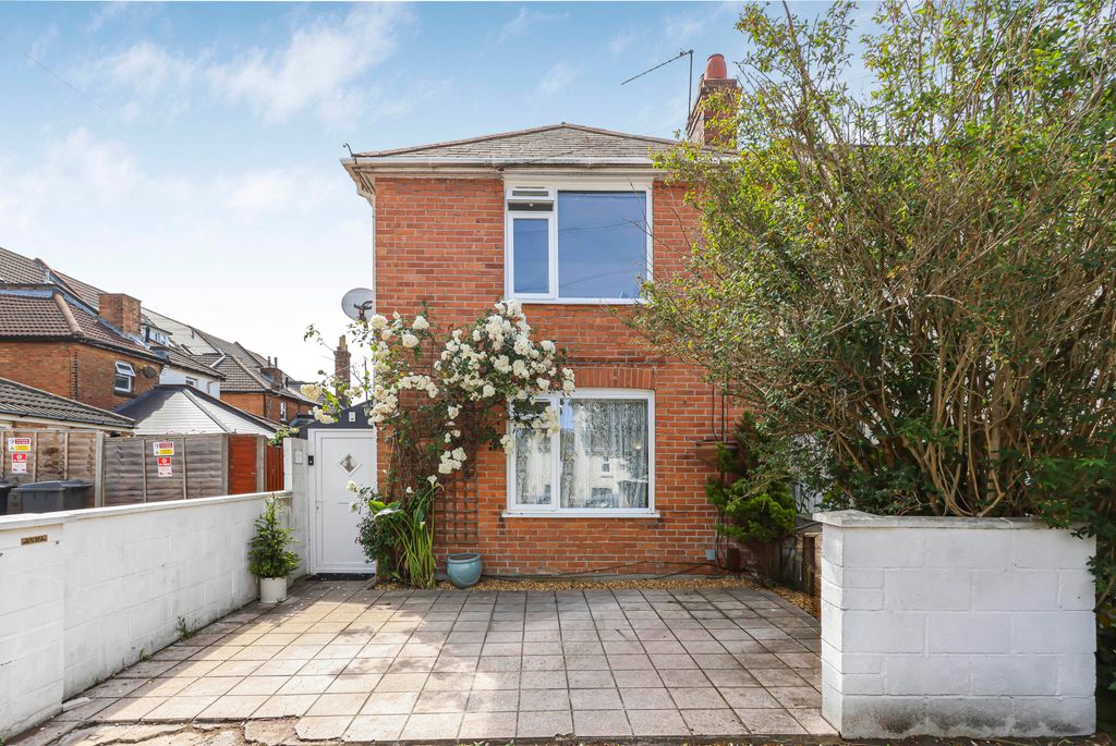 Property photo 2 of 17 333A9036