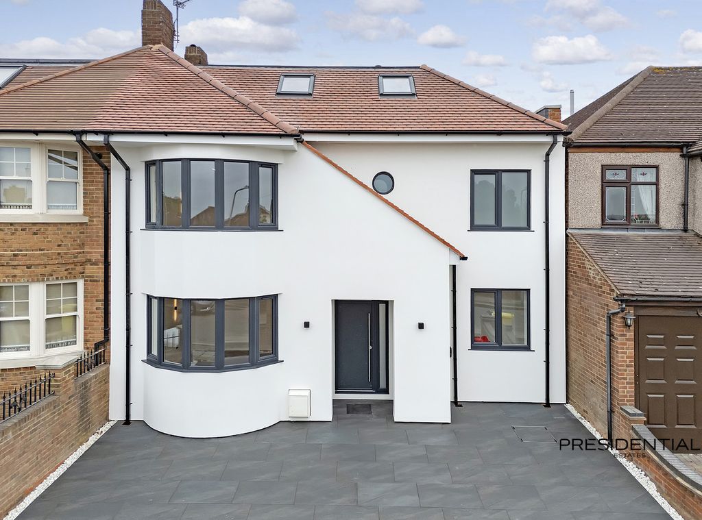 Property photo 1 of 37