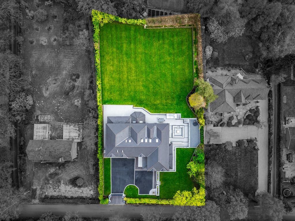 Property photo 2 of 33