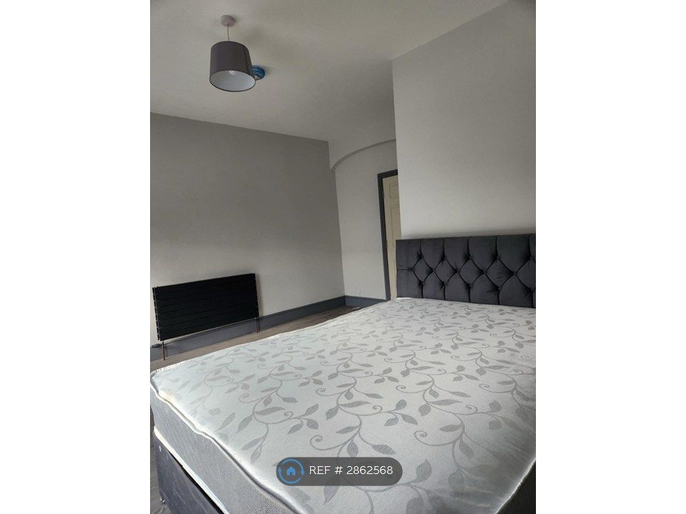 Property photo 2 of 5 Room