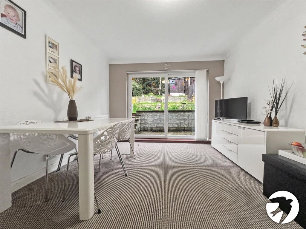 Property photo 3 of 12 Dining Room