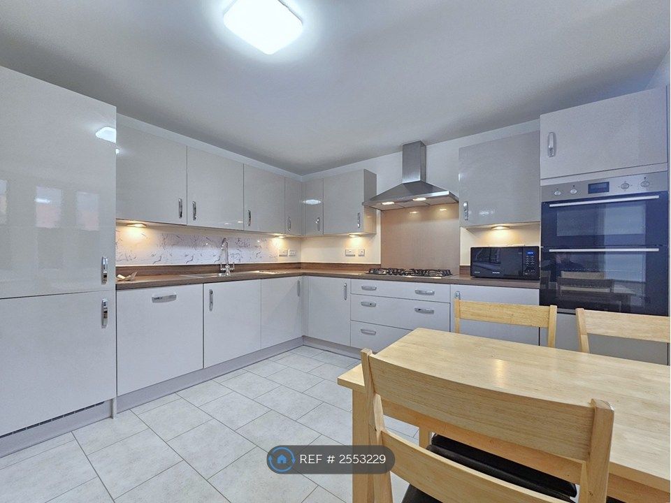 Property photo 2 of 20 Kitchen 1
